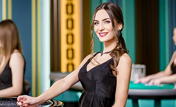 Người đàn ông đang suy nghĩ về thói quen cá cược của mình, biểu tượng cân bằng và rủi ro